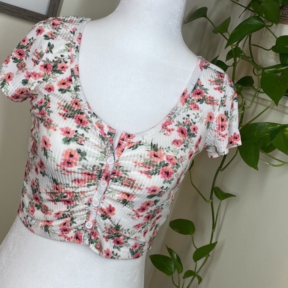 Floral Ribbed Knit Crop Top - Picture 6 of 7